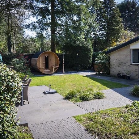 Attractive Bungalow With Sauna And Hot Tub Villa Voorthuizen Bagian luar foto